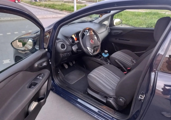 Fiat Punto cena 16000 przebieg: 124090, rok produkcji 2011 z Zabrze małe 56